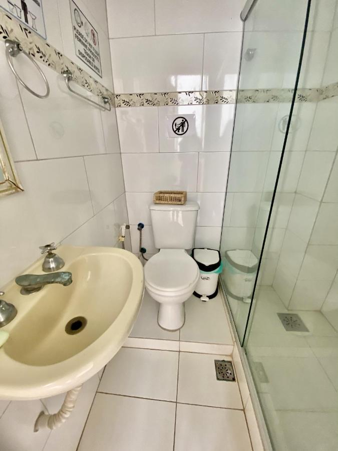 Rio Guesthouse - Um Quarteirao Da Praia De Copacabana Rio de Janeiro Zewnętrze zdjęcie